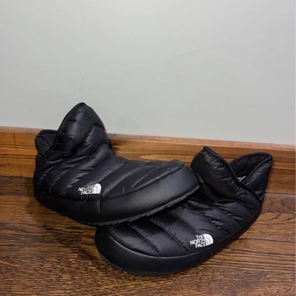 Women’s 8 North Face Thermoball Slippers Black